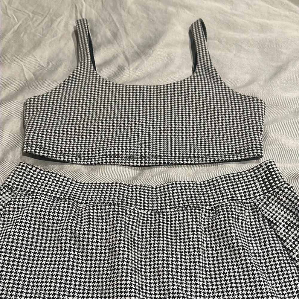 ALO Yoga Black and White Skirt Set - Picture 1 of 8